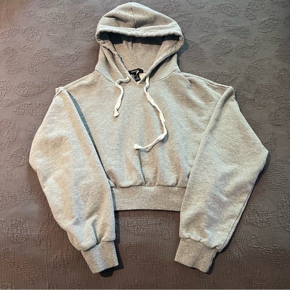 Forever 21 Other - Forever 21 Waist Cropped Pullover Hoodie